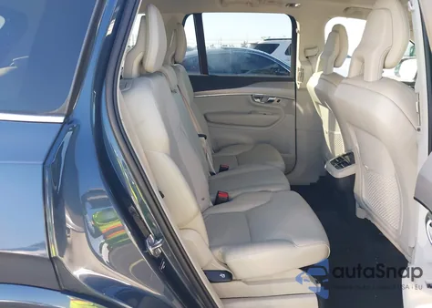 2021 Volvo Xc90 T5 Momentum 7 Passenger z USA, uszkodzony, nr VIN YV4102CK0M1720666